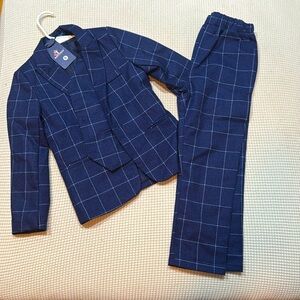 Boys 3 Piece Suite NWT! Size 6. Dark Blue with white
